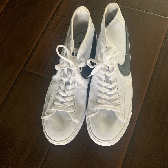 COPY - Nike SB BLZR court mid, worn once - Picture 2 of 5